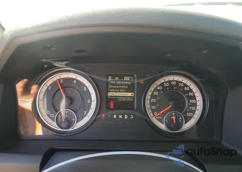 2018 Ram 1500 St z USA, uszkodzony, nr VIN 1C6RR6FG6JS132083